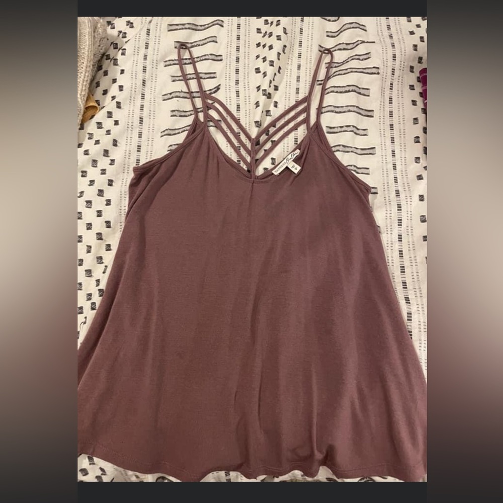 Cute flowy spaghetti strap maroon tank